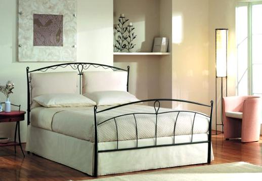Letto matrimoniale in ferro battuto e cuscini Divano letto in ferro battuto